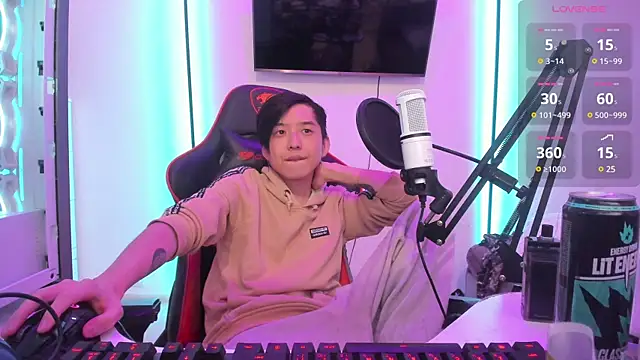 wexlee7 online show from 6, 12, 2024