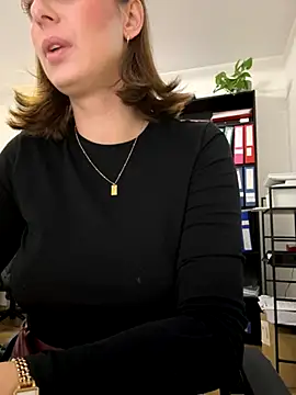 Hii Lolla online show from 3, 12, 2025