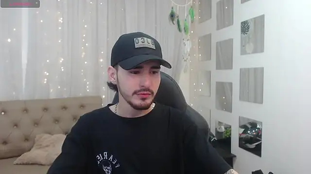 Snapshot of DmitriSanders chatting on 29, 12, 2024 DmitriSanders online show from 29, 12, 2024