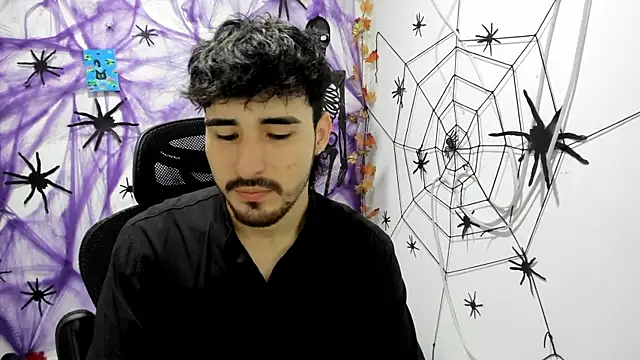 Snapshot of DmitriSanders chatting on 28, 11, 2025 DmitriSanders online show from 28, 11, 2025