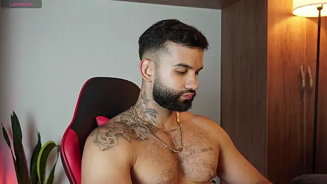 Snapshot of MarkHazze chatting on 6, 11, 2025 MarkHazze online show from 6, 11, 2025