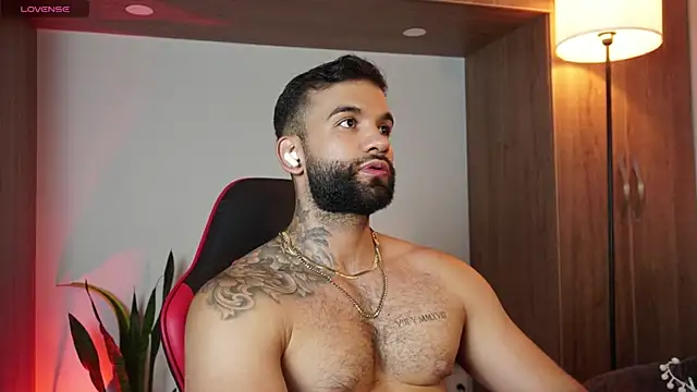 Snapshot of MarkHazze chatting on 10, 11, 2025 MarkHazze online show from 10, 11, 2025