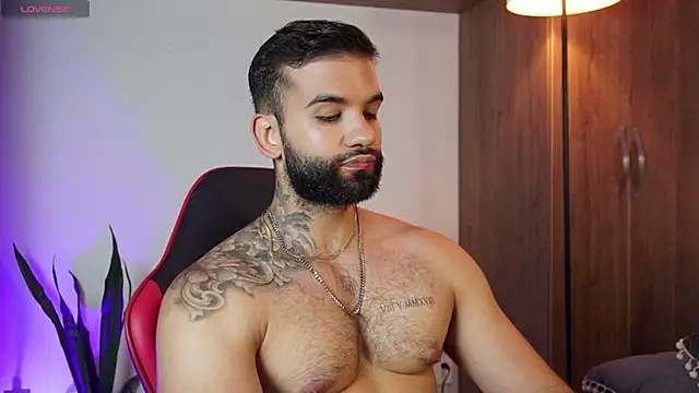 Snapshot of MarkHazze chatting on 13, 11, 2025 MarkHazze online show from 13, 11, 2025