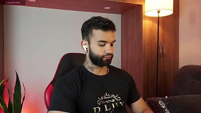 Snapshot of MarkHazze chatting on 18, 11, 2025 MarkHazze online show from 18, 11, 2025