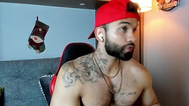 Snapshot of MarkHazze chatting on 15, 12, 2025 MarkHazze online show from 15, 12, 2025