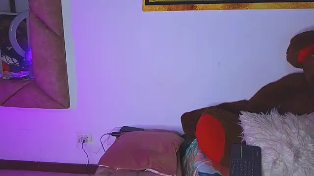 naatashamendozaa online show from 18, 4, 2026