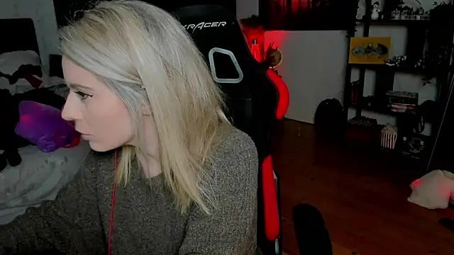 Lisaonthemoon online show from 3, 2, 2026