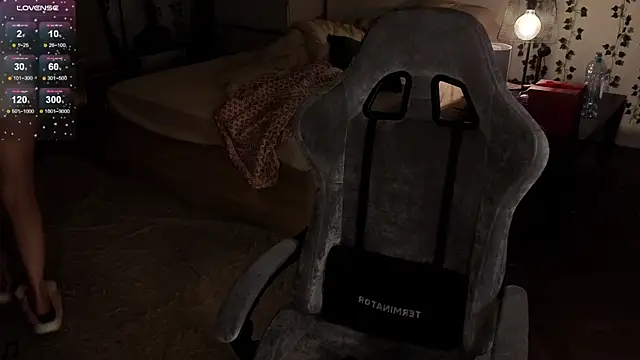 Megan  Hart online show from 16, 1, 2025