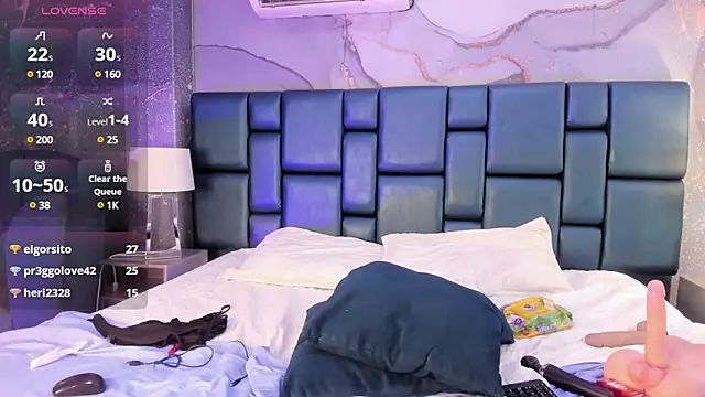 Nahomi Wild online show from 15, 1, 2025