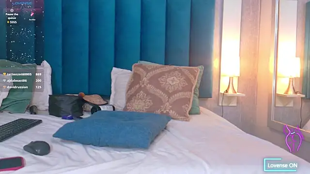 CheneellLorens online show from 14, 3, 2025