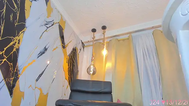 Snapshot of Brianna_Stars chatting on 14, 12, 2024 Brianna Stars online show from 14, 12, 2024