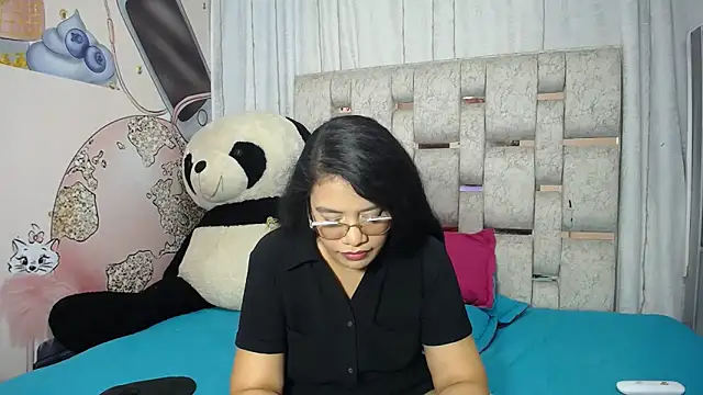 Snapshot of KEYRA-MILLER- chatting on 18, 11, 2025 KEYRA-MILLER- online show from 18, 11, 2025