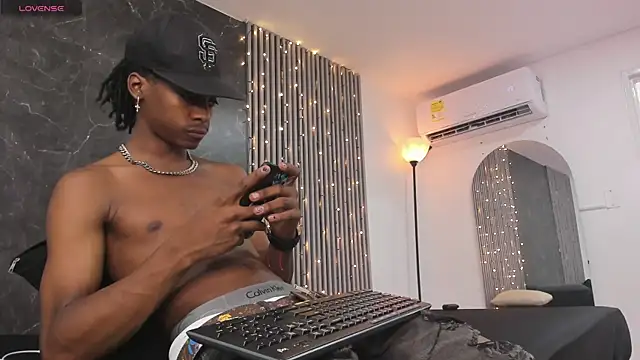 BRYXXXON1 online show from 4, 12, 2024