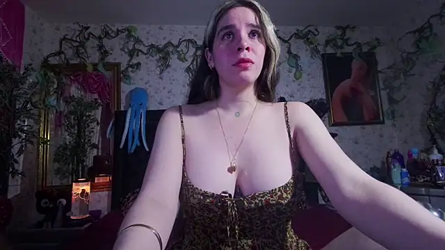 Elizabeth77  online show from 6, 10, 2025