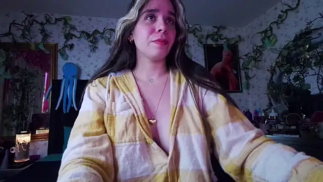 Elizabeth77  online show from 13, 10, 2025