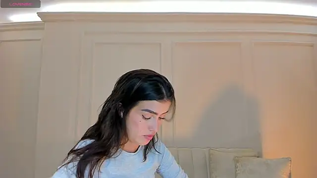 PaulinaSantos  online show from 6, 4, 2026