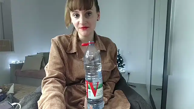 victoirenextdoor online show from 4, 12, 2024