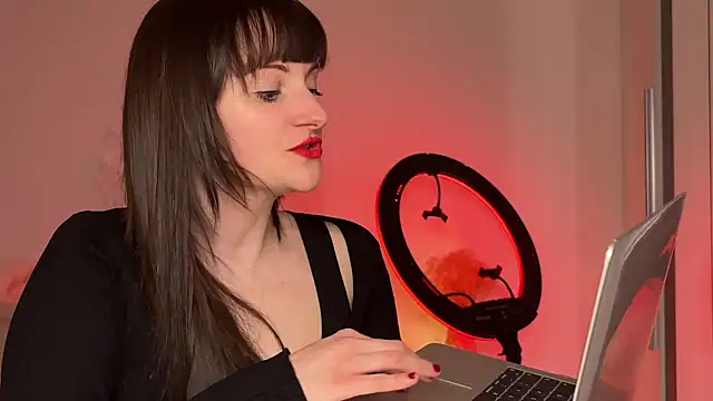 victoirenextdoor online show from 23, 1, 2025