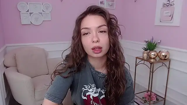 LucySkilar online show from 2, 10, 2025