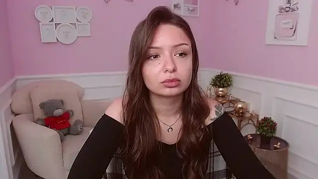 Snapshot of LucySkilar chatting on 7, 6, 2026 LucySkilar online show from 7, 6, 2026