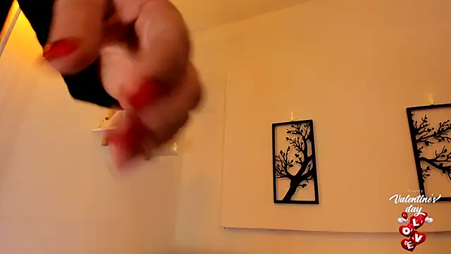 Snapshot of leslie_k chatting on 15, 2, 2025 leslie k online show from 15, 2, 2025