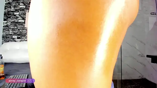 Snapshot of ashley_crotez chatting on 24, 9, 2025 ashley crotez online show from 24, 9, 2025