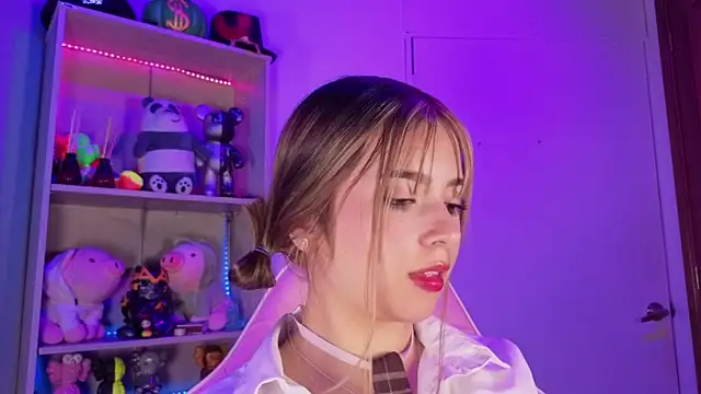 EmilyMiller  online show from 17, 2, 2026