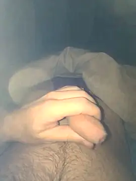 doudoucharlyc4 online show from 13, 12, 2025