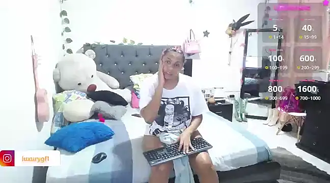 Pocahontaslovex online show from 11, 1, 2025