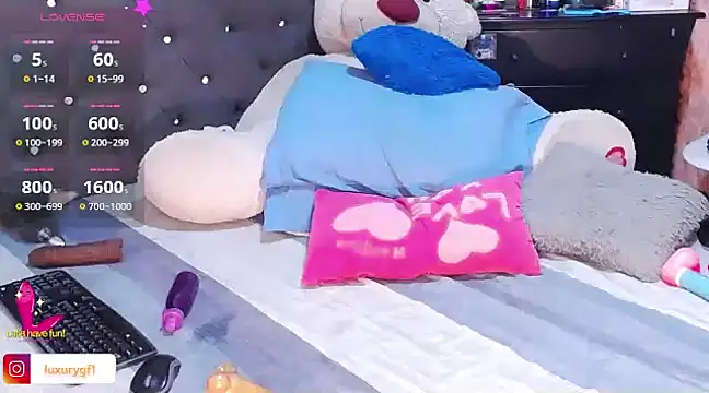 Pocahontaslovex online show from 9, 3, 2025