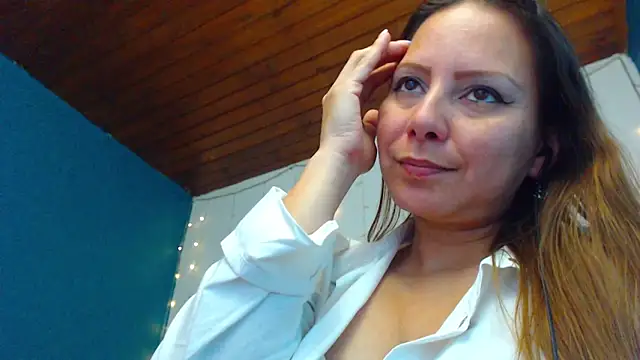 Snapshot of camila_delarosa chatting on 27, 12, 2024 camila delarosa online show from 27, 12, 2024