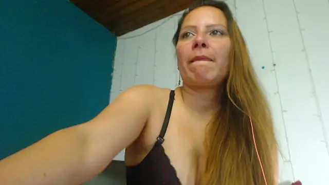 Snapshot of camila_delarosa chatting on 10, 1, 2025 camila delarosa online show from 10, 1, 2025
