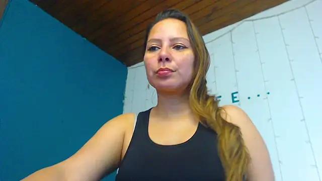 Snapshot of camila_delarosa chatting on 21, 1, 2025 camila delarosa online show from 21, 1, 2025