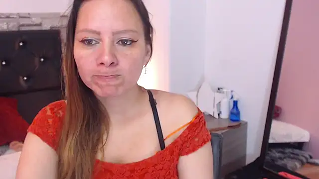 Snapshot of camila_delarosa chatting on 28, 2, 2025 camila delarosa online show from 28, 2, 2025
