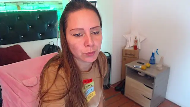 Snapshot of camila_delarosa chatting on 17, 9, 2025 camila delarosa online show from 17, 9, 2025