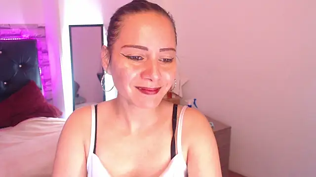 Snapshot of camila_delarosa chatting on 19, 9, 2025 camila delarosa online show from 19, 9, 2025
