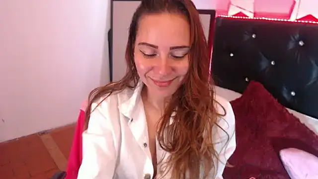 Snapshot of camila_delarosa chatting on 9, 10, 2025 camila delarosa online show from 9, 10, 2025