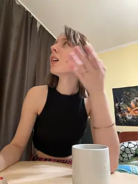 Crayzy Luv online show from 1, 2, 2025