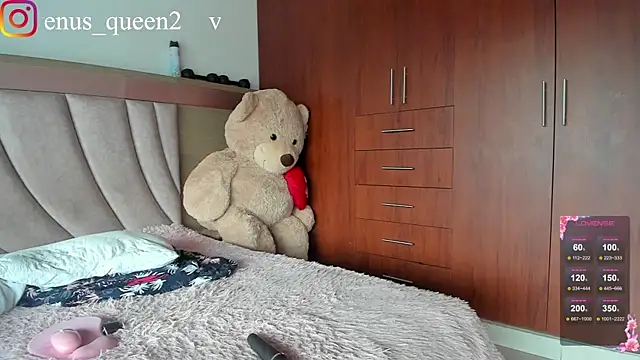 Venus queenn online show from 2, 2, 2025