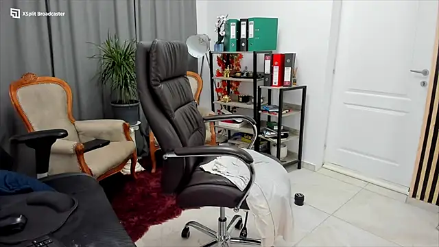 Snapshot of fireflowers_ chatting on 14, 12, 2024 fireflowers online show from 14, 12, 2024
