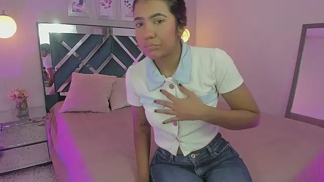 Snapshot of Miakhalifa_7 chatting on 22, 3, 2025 Miakhalifa 7 online show from 22, 3, 2025