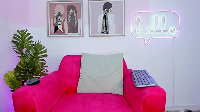 Snapshot of Miakhalifa_7 chatting on 22, 9, 2025 Miakhalifa 7 online show from 22, 9, 2025