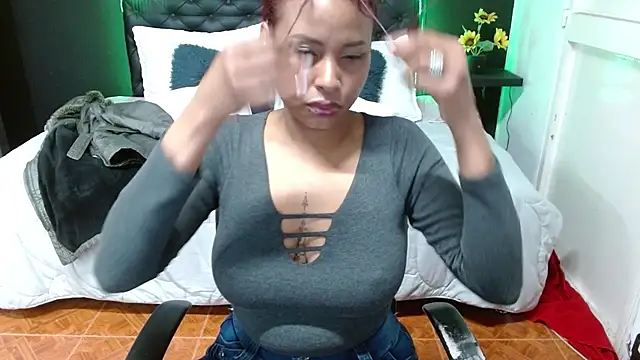 Dominik girl online show from 19, 2, 2025