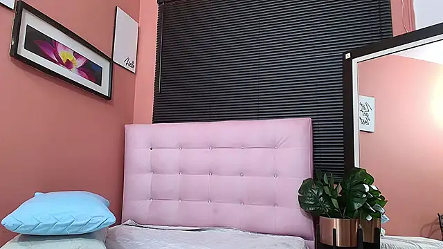 Snapshot of MiissBNasty chatting on 13, 12, 2024 MiissBNasty online show from 13, 12, 2024