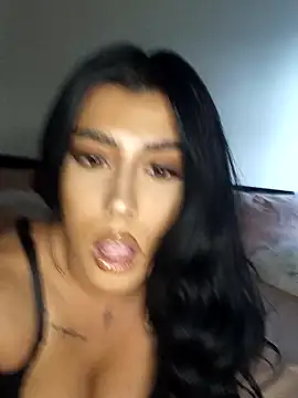 Snapshot of GiseleReine chatting on 9, 3, 2025 GiseleReine online show from 9, 3, 2025