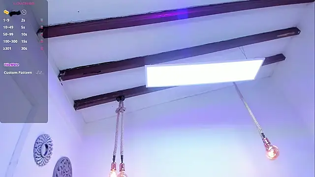 Snapshot of Oriana_Guzman chatting on 2, 1, 2025 Oriana Guzman online show from 2, 1, 2025