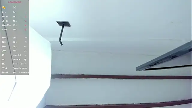 Snapshot of Oriana_Guzman chatting on 4, 1, 2025 Oriana Guzman online show from 4, 1, 2025