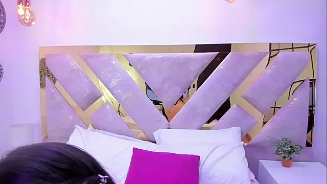 Snapshot of Oriana_Guzman chatting on 6, 1, 2025 Oriana Guzman online show from 6, 1, 2025