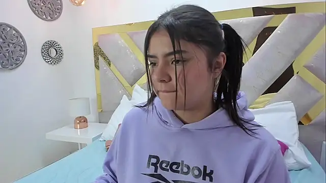 Snapshot of Oriana_Guzman chatting on 7, 1, 2025 Oriana Guzman online show from 7, 1, 2025