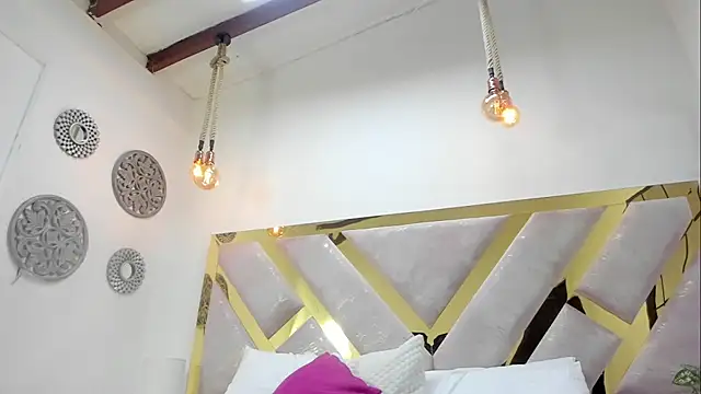 Snapshot of Oriana_Guzman chatting on 13, 1, 2025 Oriana Guzman online show from 13, 1, 2025